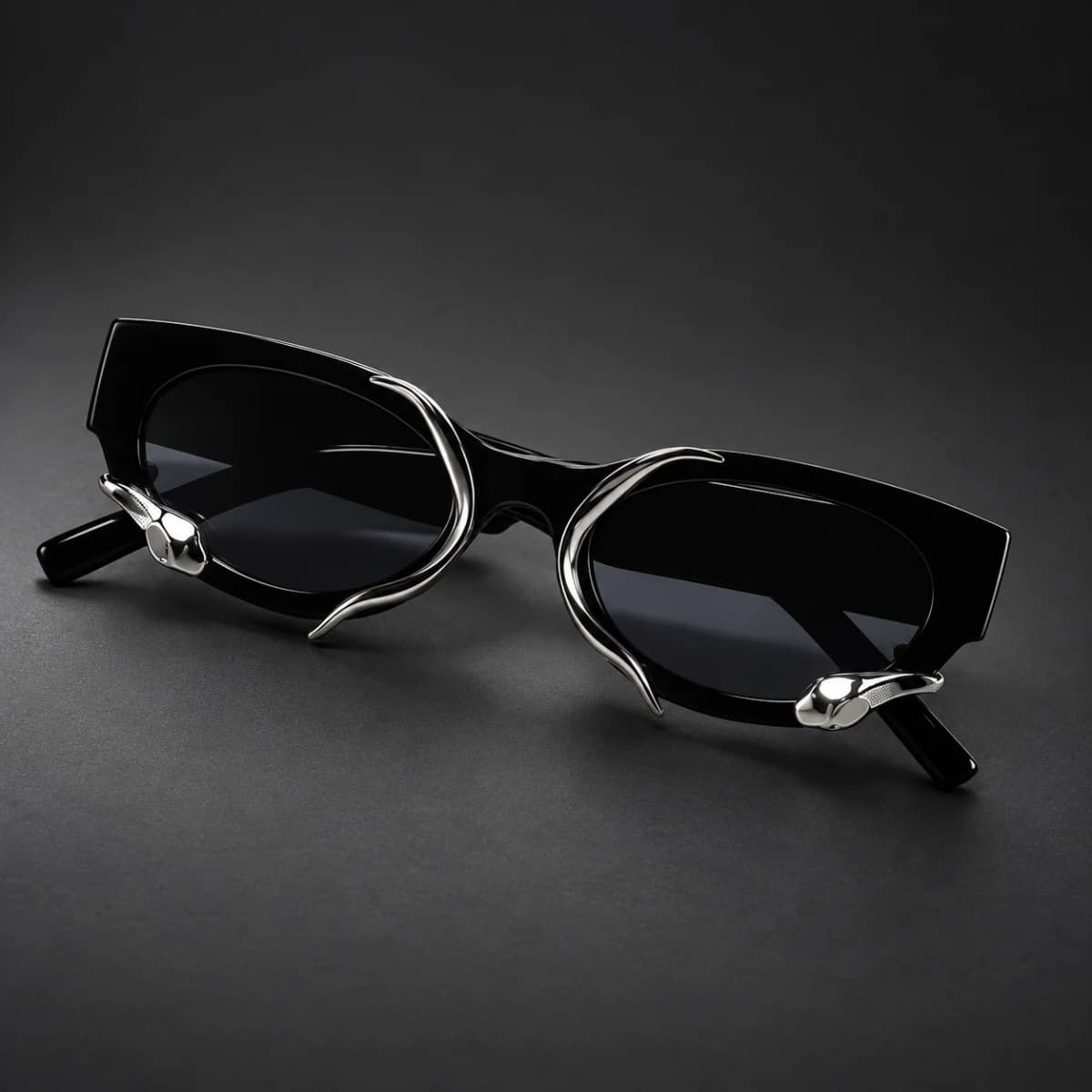 Black Snake-Detail Cat-Eye Fashion Glasses - Image 1